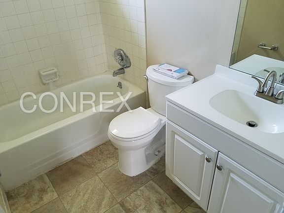 4th image of 958 Havensport Dr