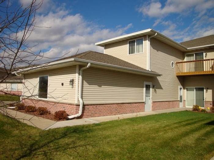 1st image of 318 Brookside Dr