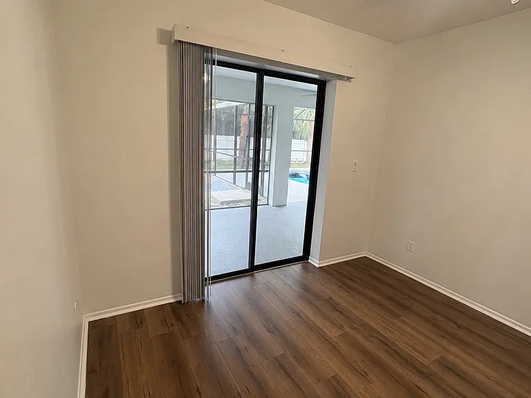 801 SW 10th Pl — Photo 10