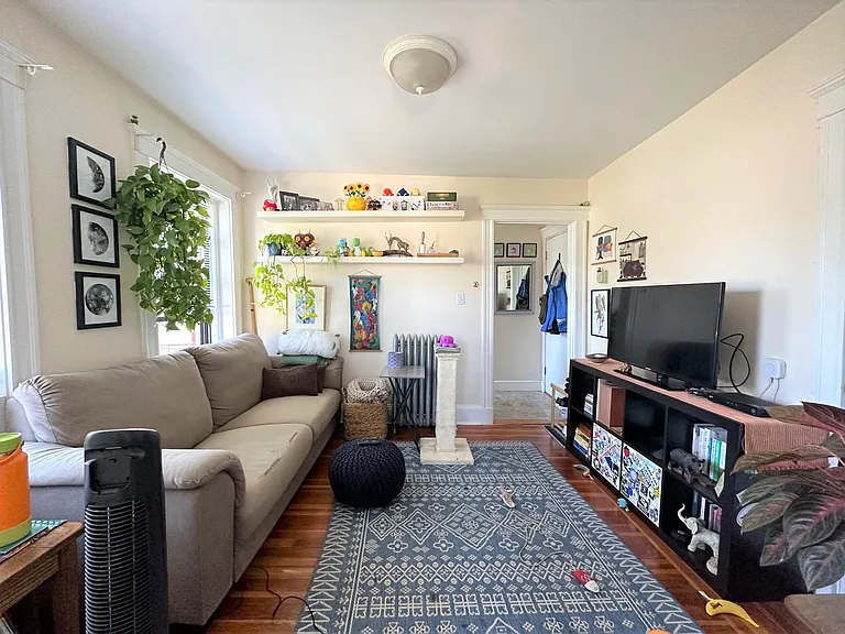 41 Ivaloo St #8 — Photo 3