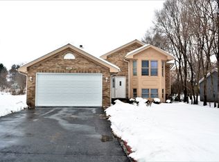 107 Marquette Dr SW, Poplar Grove, IL 61065