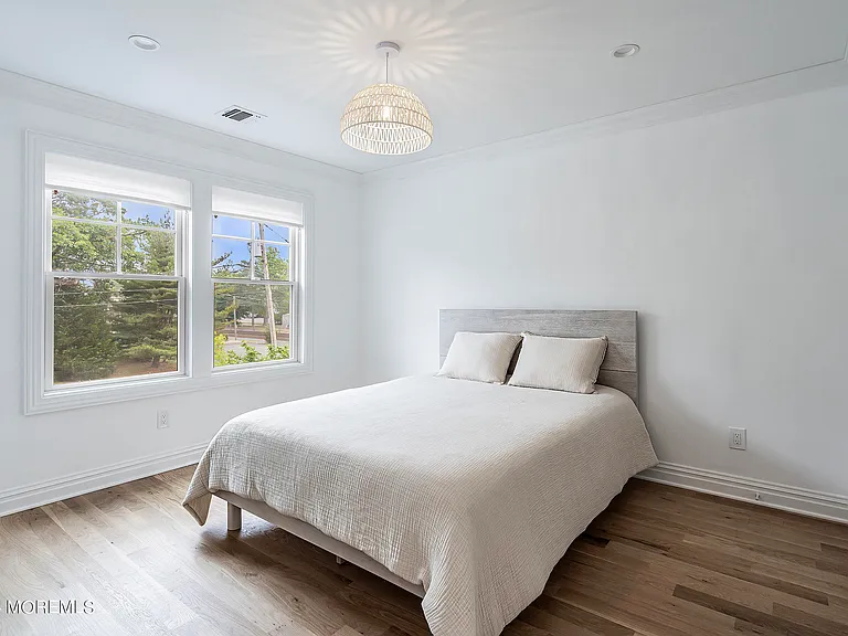 555 Sussex Ave — Photo 17