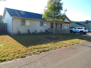 35 E 4th St, Lowell, OR 97452