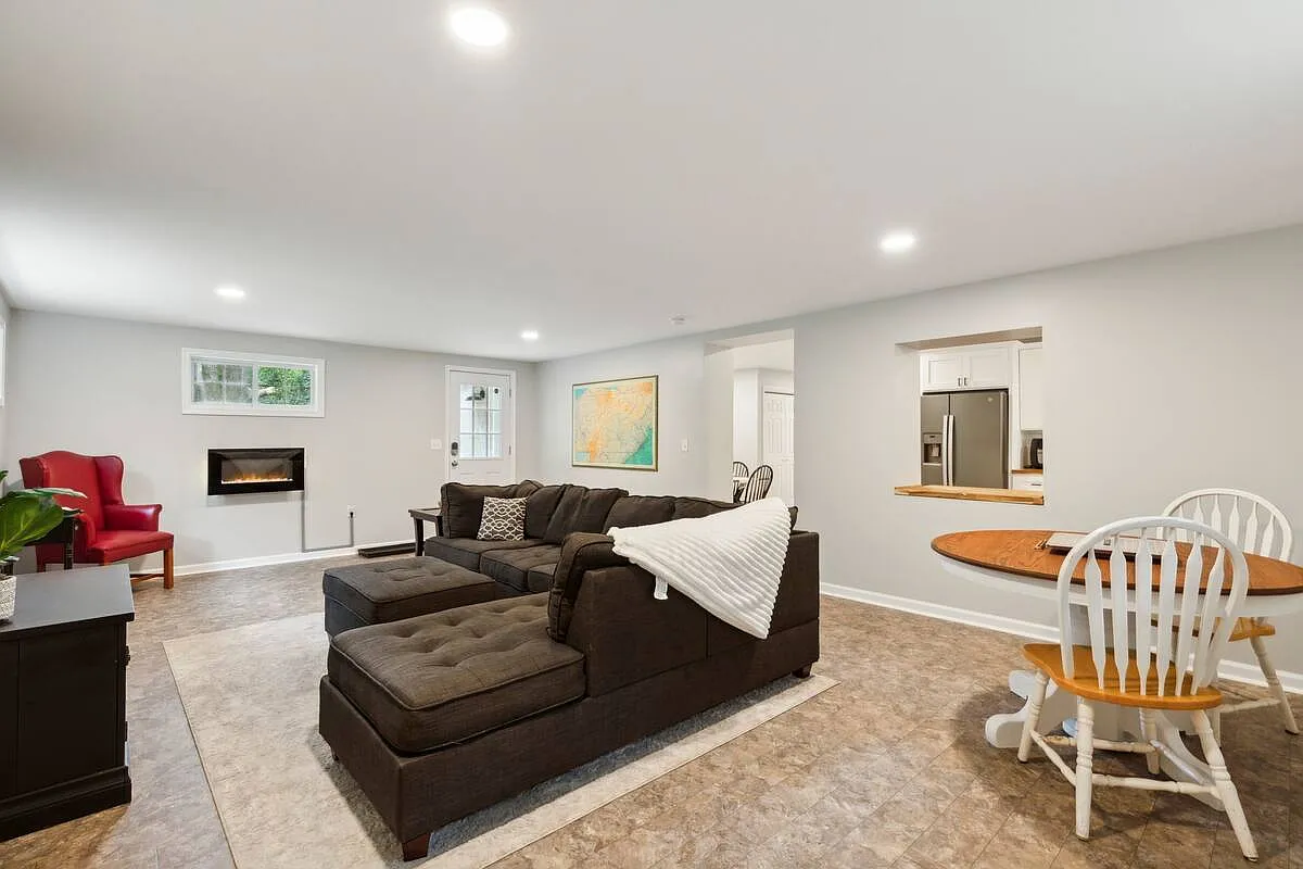 4 bed, $4,800 — Photo 2