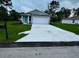 8 Phoenix Ln, Palm Coast, FL 32164
