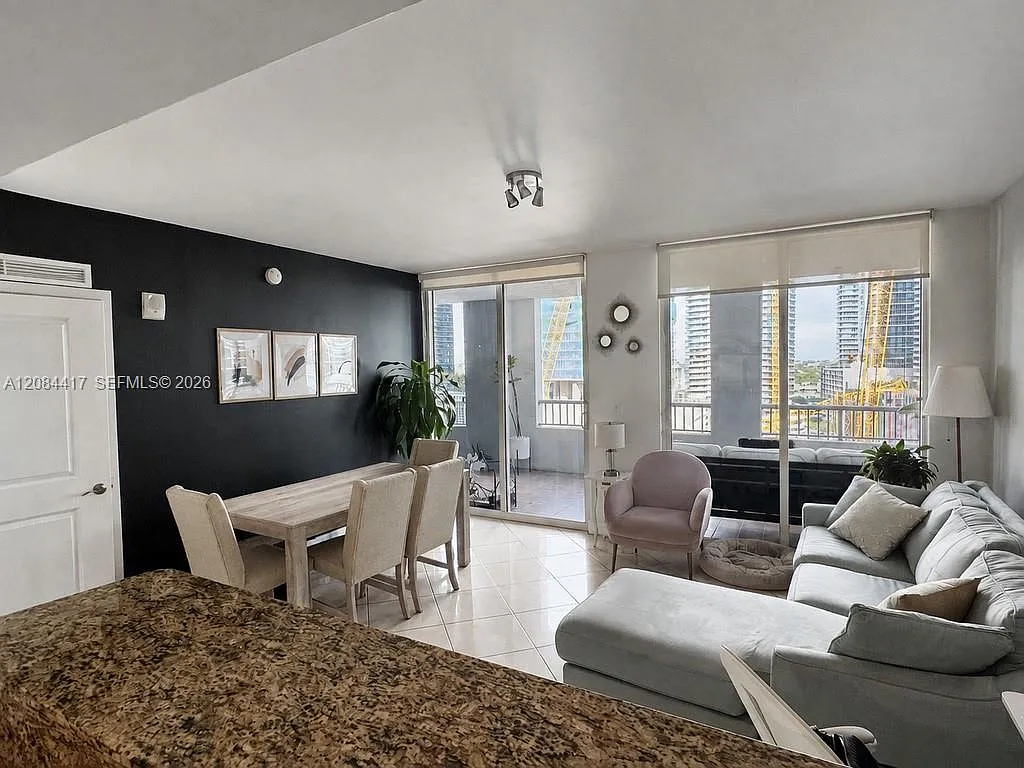 The Sail Condo — Photo 3