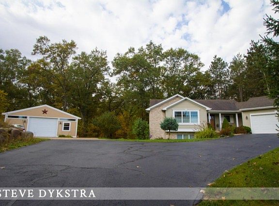 2nd image of 3275 Breckenridge Ct NE