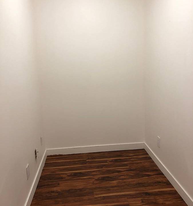 1st image of 1633 Mackay Ave