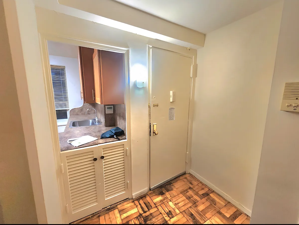 Building Photo - 194-02 64th Cir #A