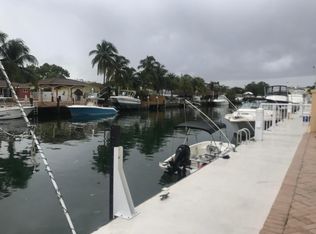 2000 NE 135th St APT 906, Miami, FL 33181