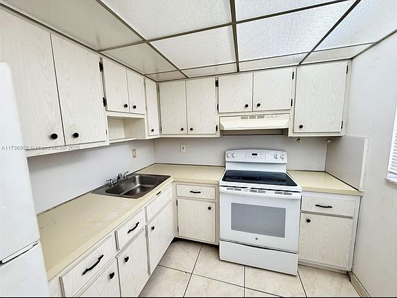 4th image of 15600 NW 7th Ave #807-A