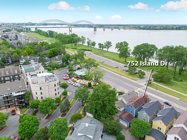 752 Island Dr — Photo 4