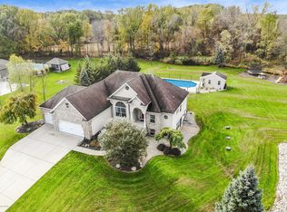 6000 Royalton Dr SE, Caledonia, MI