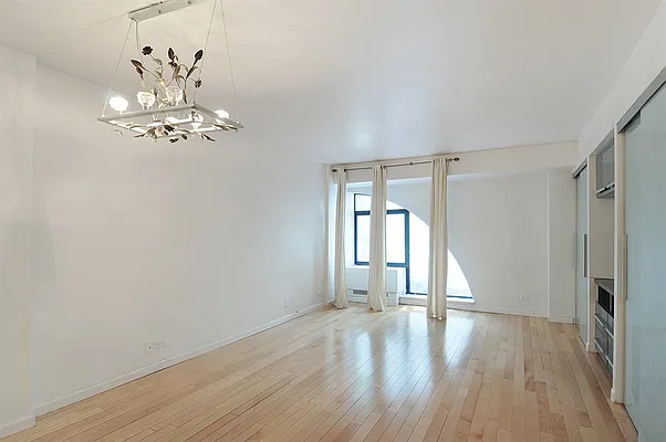 Rented by Corcoran | media 21