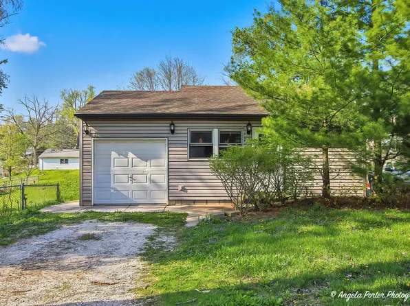 7710 Pheasant Rd, Wonder Lake, IL 60097