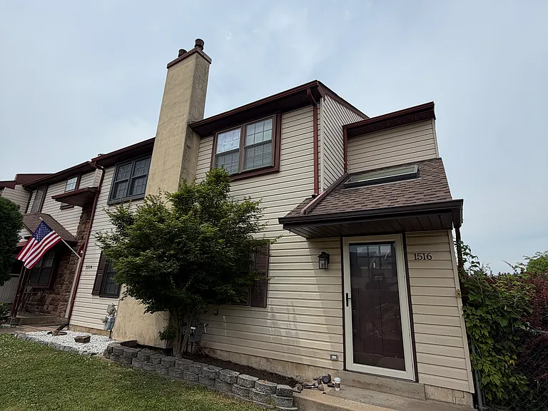 1516 Tarleton Pl — Photo 1