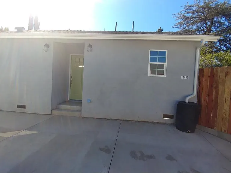 10832 Odell Ave — Photo 9