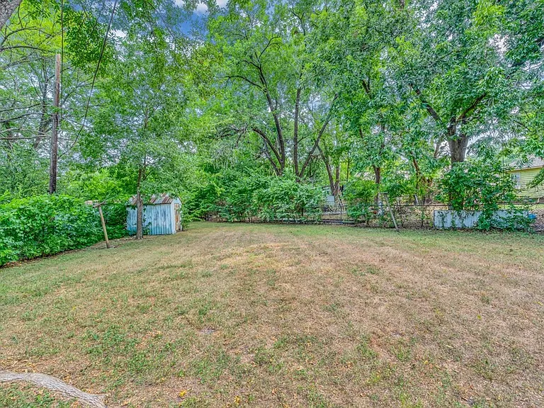 3824 James Ave — Photo 18