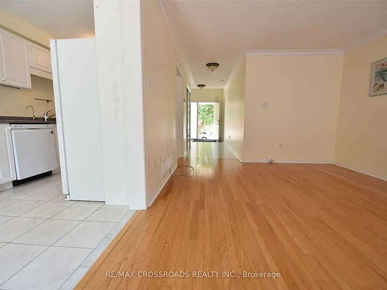 33 Holmwood St — Photo 5
