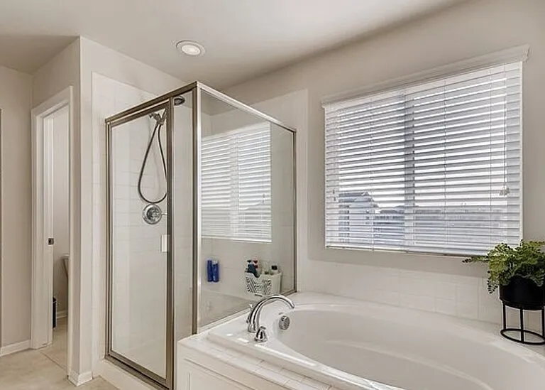 6572 Empire Ave — Photo 12