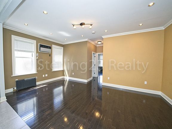 4th image of 4726 46th St APT 3R