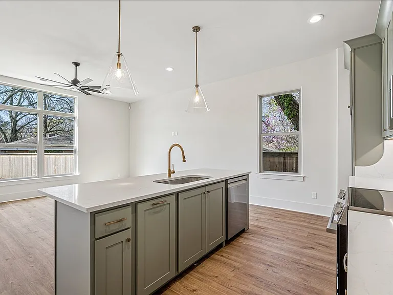 5496 End Village Dr E — Photo 11