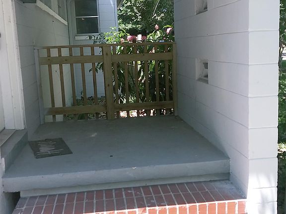 5th image of 804 Erie Ave