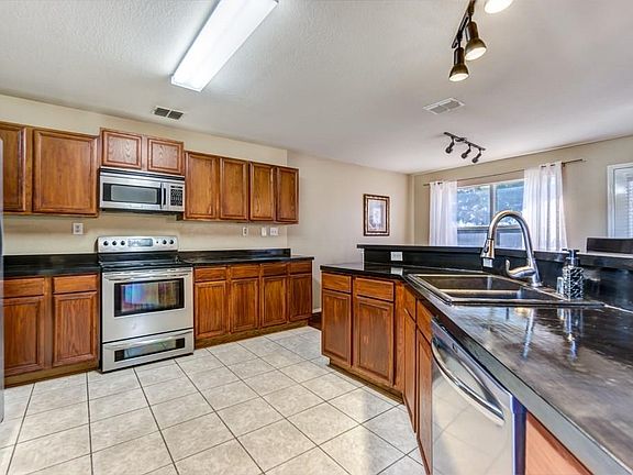 5th image of 9301 Chesapeake Ln