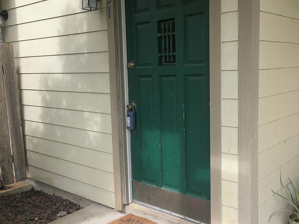 Welcome home to unit # 121!!