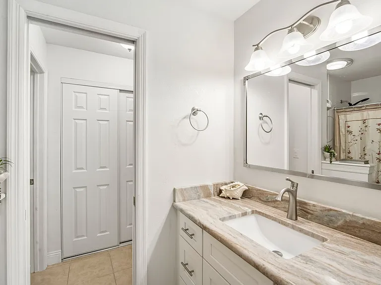 314 Knottwood Ct — Photo 16