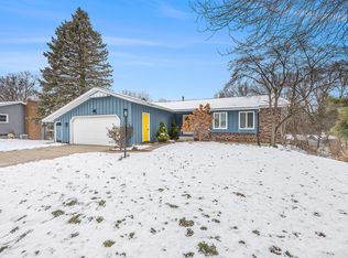 2075 Fox Ridge Dr NE, Grand Rapids, MI 49505