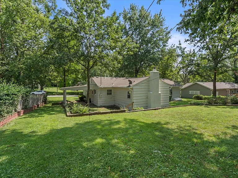 8004 Tennessee Ave — Photo 17