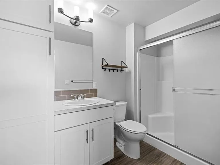 5329 Remington Dr — Photo 15