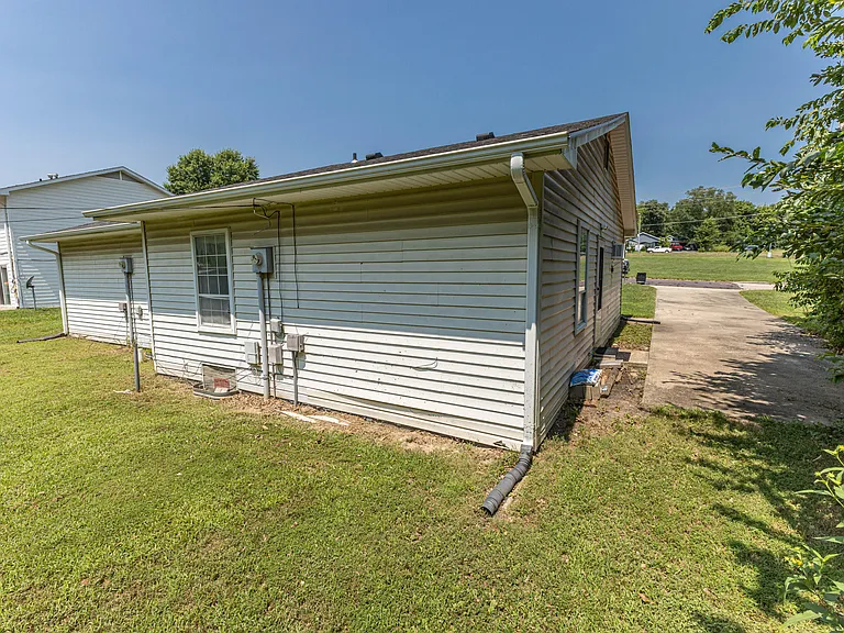 1600 W Amos Dr #B — Photo 21