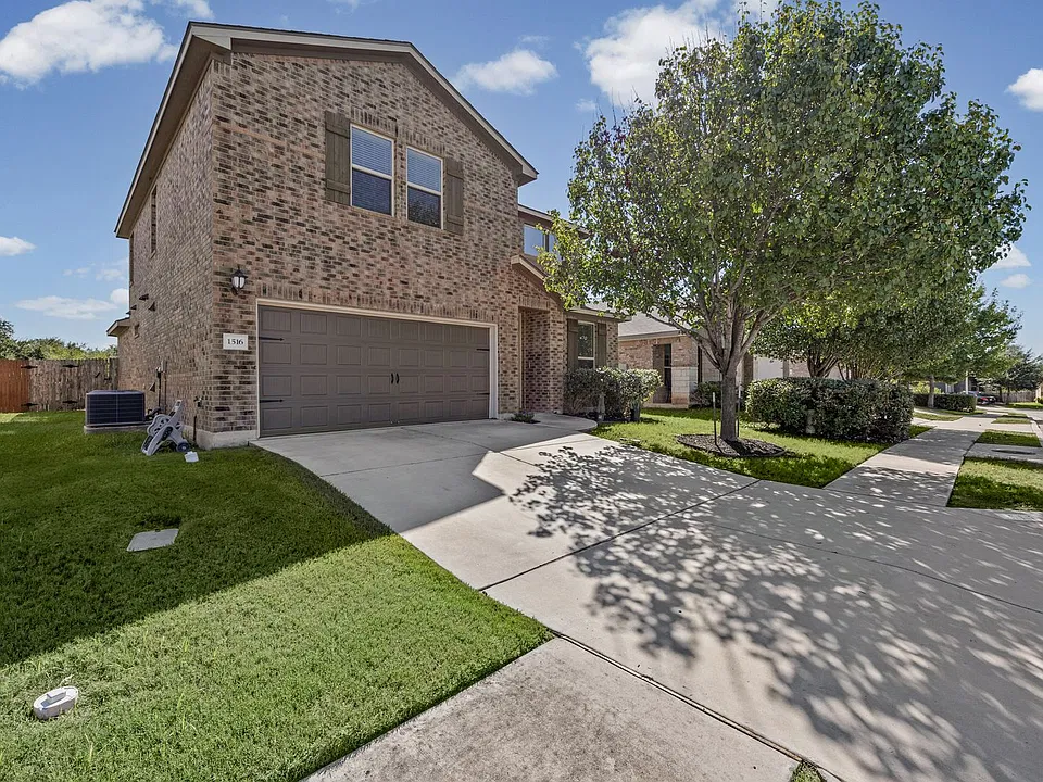 1516 William Bee Dr