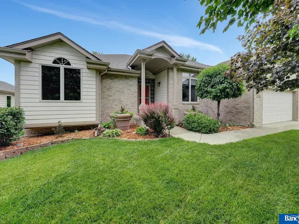 8149 Joshua Dr, Lincoln, NE 68507