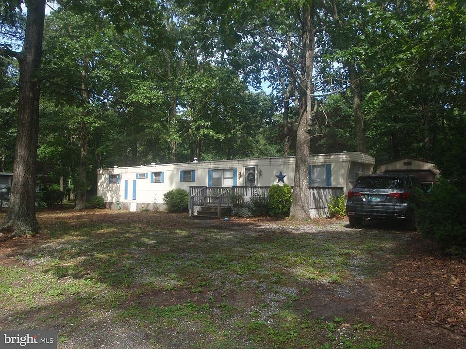 1st image of 22723 Pine Dr N