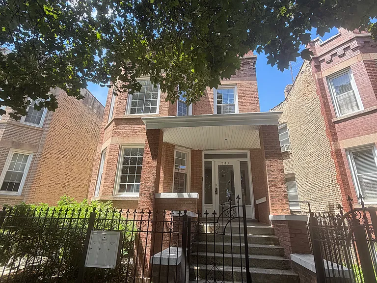 2110 N Avers Ave — Photo 12