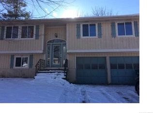 1504 Sundance Trl, Lake View, NY 14085