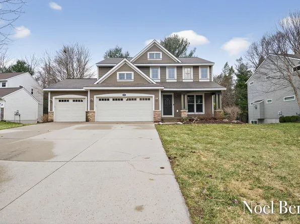 16861 Birchview Dr, Nunica, MI 49448