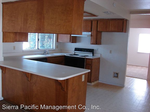 4th image of 681 S Walton Ave