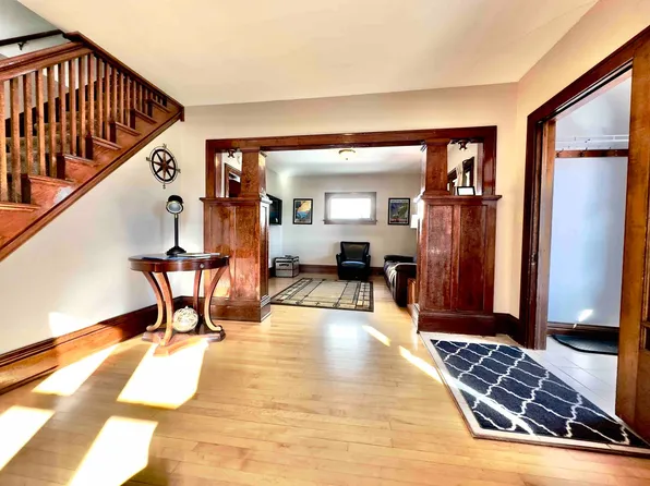 113 N 6th St, Marquette, MI 49855