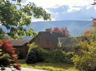 626 Brookman Rd, Pownal, VT 05261