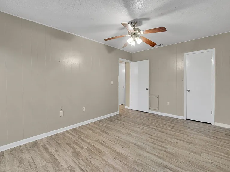 2241 W Pensacola St #6 — Photo 15