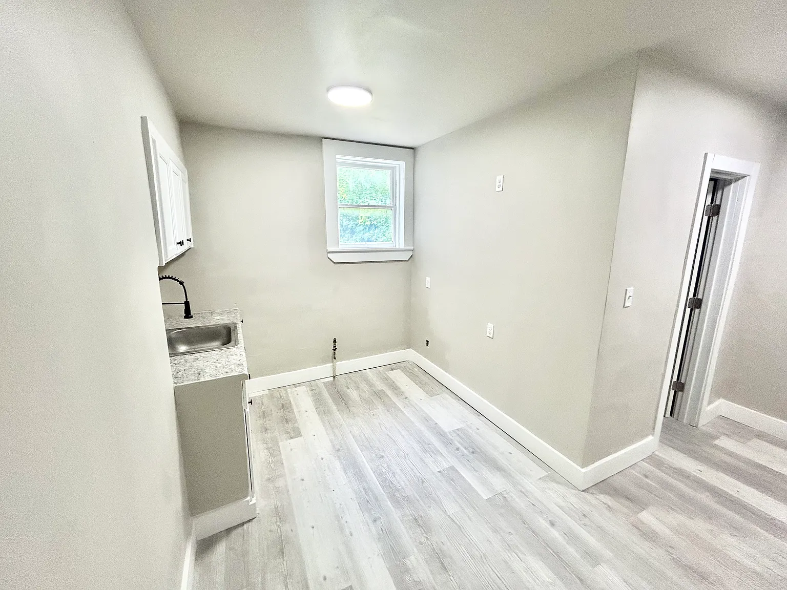 Studio, 650 sqft, $695 — Photo 4