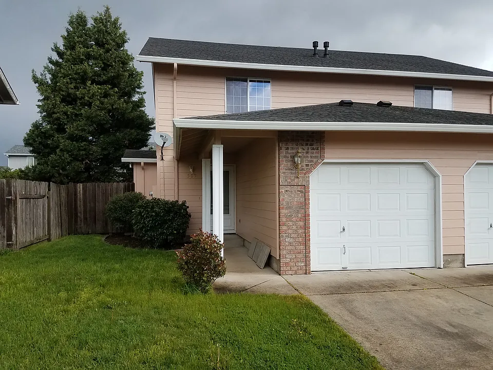 492 Autumn Ave