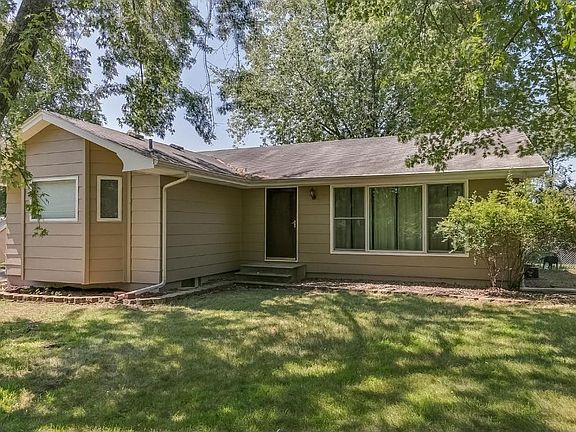 2nd image of 3440 190th Ave NE