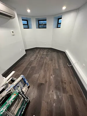 Rented by Delmark Realty LLC | media 24