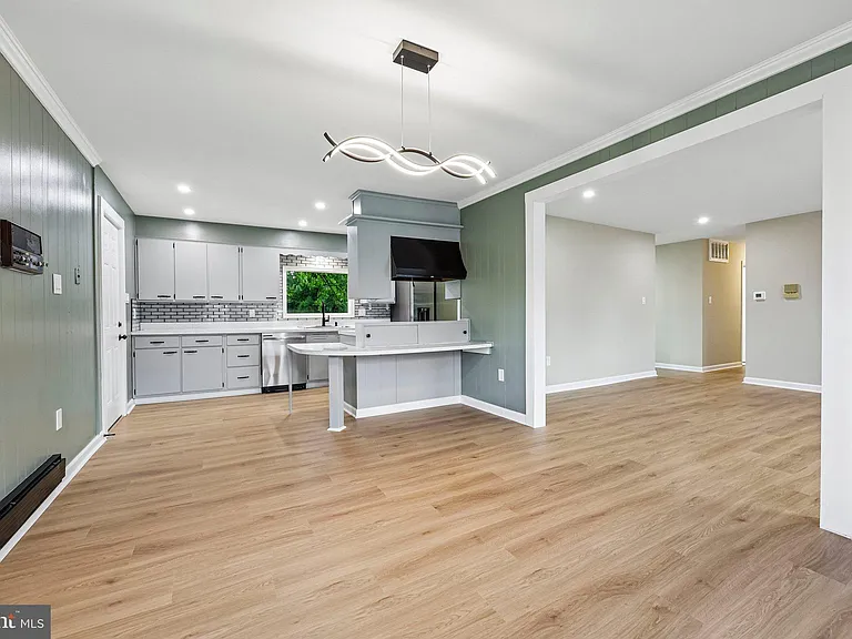 7200 Vellex Ln — Photo 14