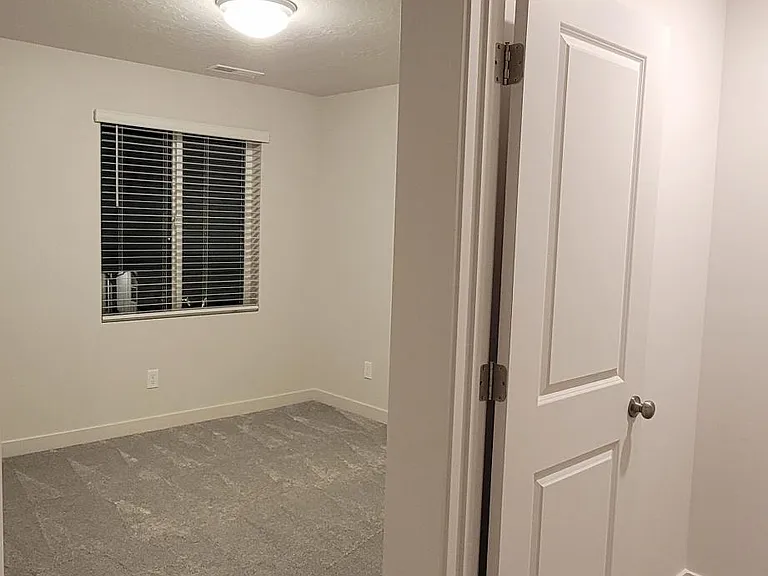 2109 N Chianti St — Photo 11